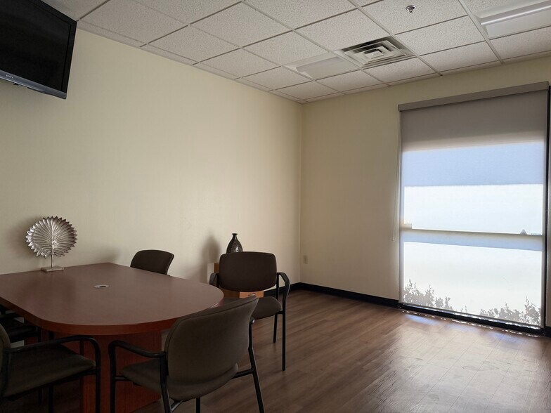 More Photos Of 6332 S Rainbow Blvd, Las Vegas Medical For Lease