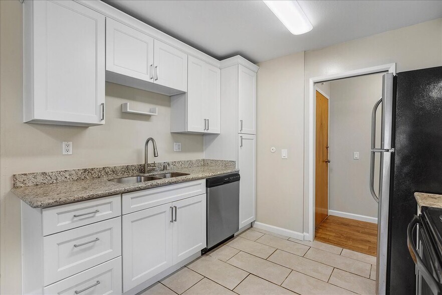 More Photos Of 561 Oakland Ave, Oakland Apartments For Sale