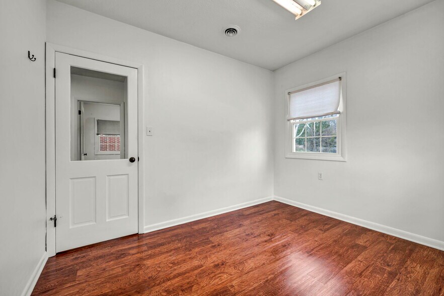 More Photos Of 10570-10574 Ravenna Rd, Twinsburg Office For Lease