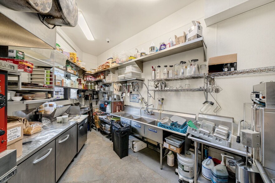 More Photos Of 335 Nieto Ave, Long Beach Restaurant For Sale