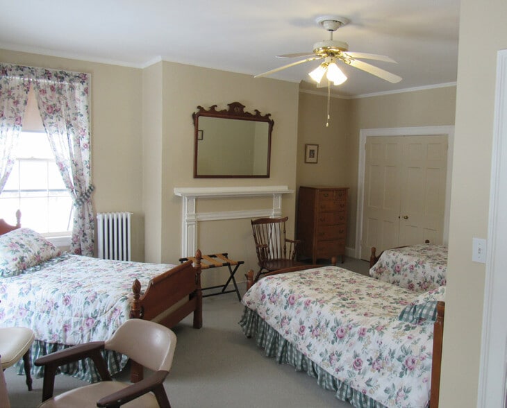 More Photos Of 29 Colton St, Farmington Religious Facility For Sale