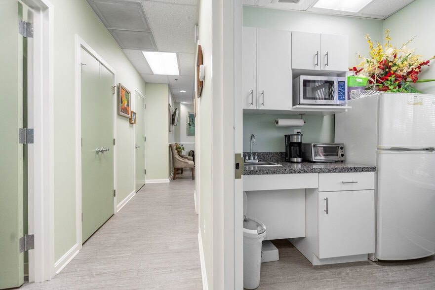 More Photos Of 9114 Philadelphia Rd, Rosedale Medical For Sale