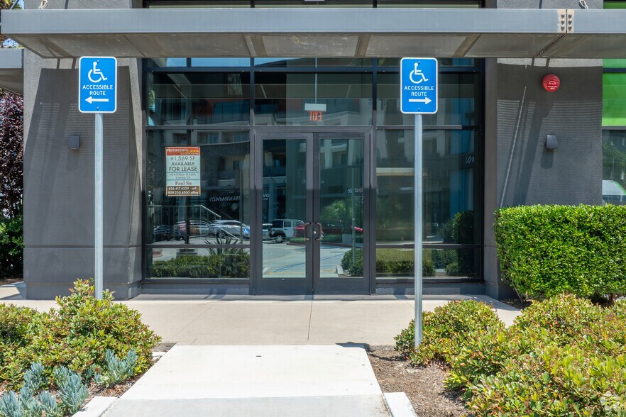 More Photos Of 434 N Main St, Corona Freestanding For Lease