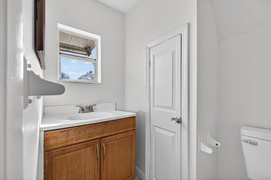 More Photos Of 902 Two Houses Ln, Seffner Apartments For Sale