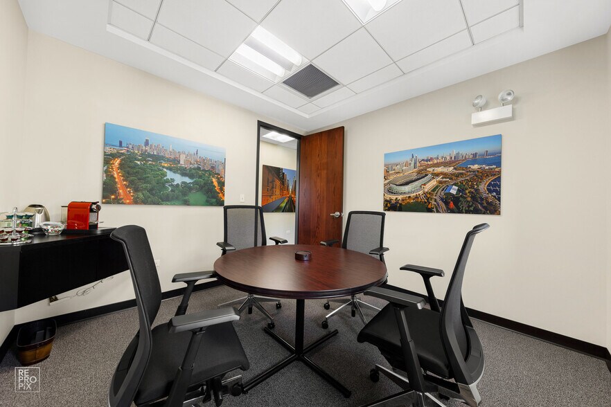 More Photos Of 1 Walker Ave, Clarendon Hills Office For Lease