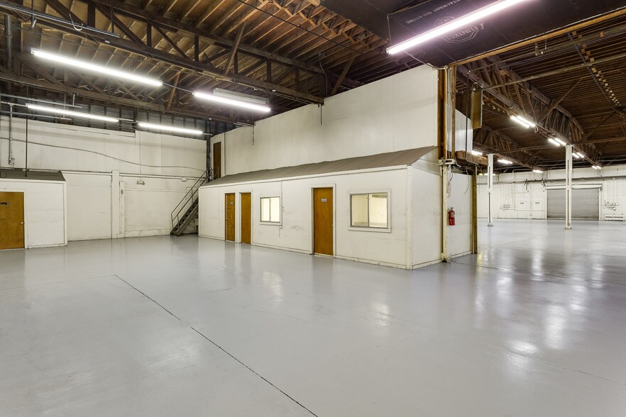 More Photos Of 320 S Utah Ave, Weslaco Warehouse For Lease