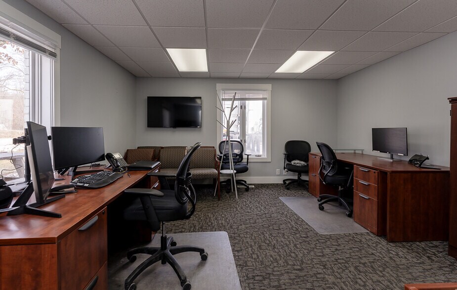 More Photos Of 8620 Algoma Ave NE, Rockford Warehouse For Sale