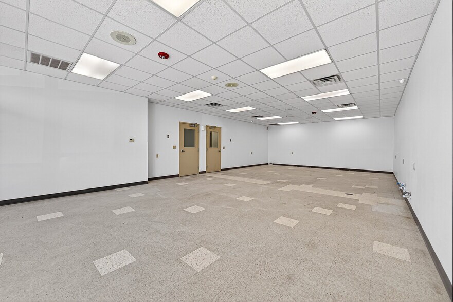 More Photos Of 32-72 W Joyce Blvd, Fayetteville Storefront For Lease