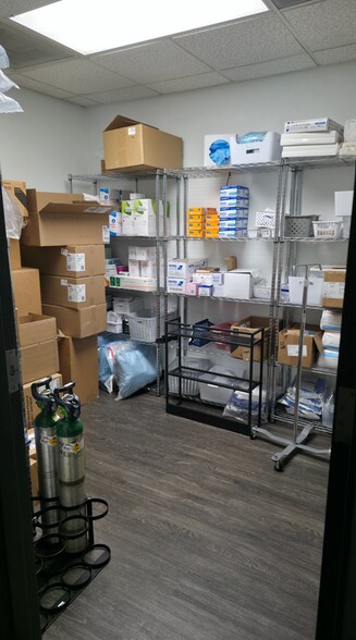 More Photos Of 1815 W Saint Marys Rd, Tucson Medical For Sale