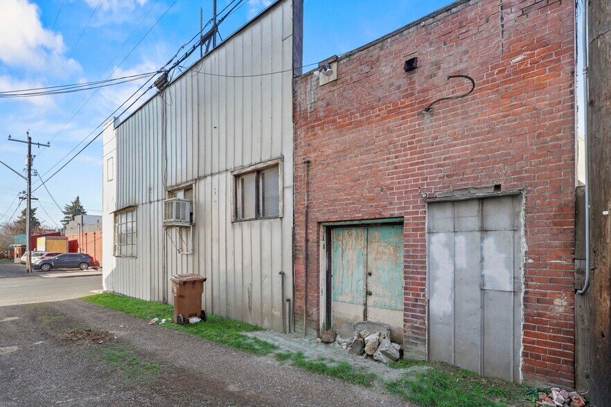 More Photos Of , Spokane General Retail For Sale