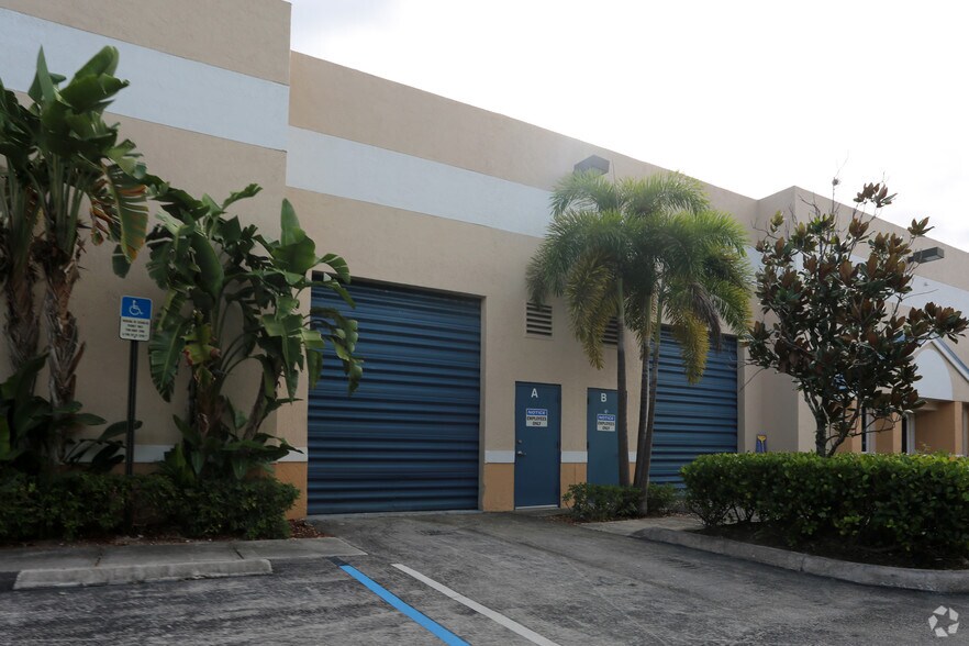 More Photos Of 160 Commerce Rd, Boynton Beach Warehouse For Lease