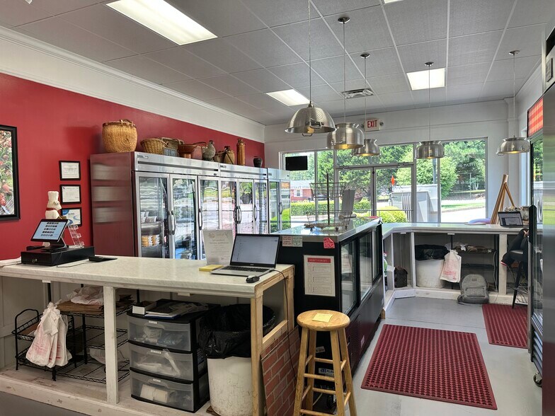 More Photos Of 1973 Hog Mountain Rd, Watkinsville General Retail For Sale