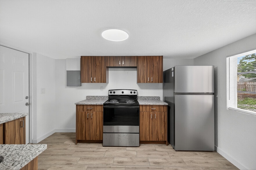 More Photos Of 2710 53rd Ave N, Saint Petersburg Multifamily For Sale