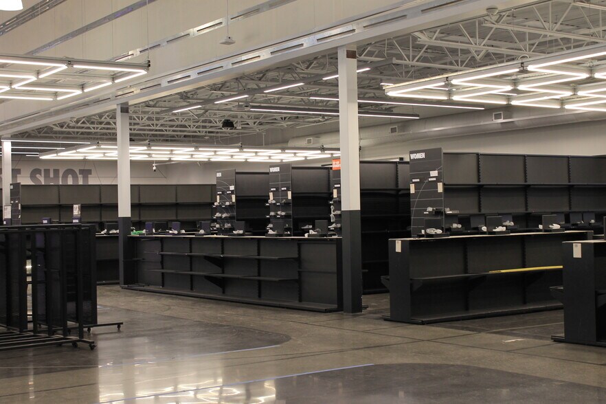 More Photos Of 2650 NE Martin Luther King Blvd, Portland Freestanding For Lease