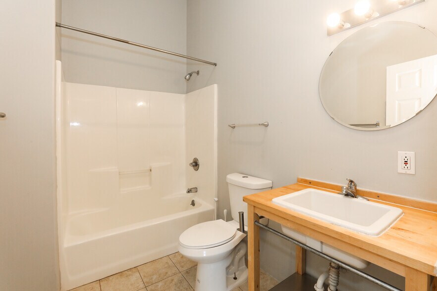 More Photos Of 74 Carroll St, Binghamton Apartments For Sale