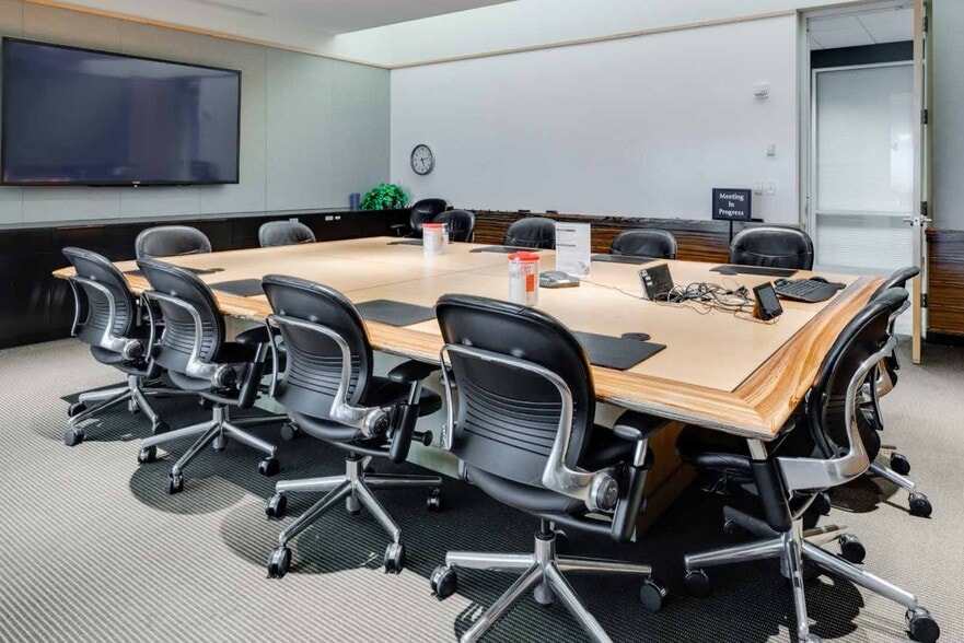 More Photos Of 14800 Charlson Rd, Eden Prairie Office For Sale