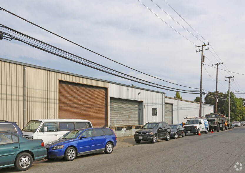 More Photos Of 642 Quarry Rd, San Carlos Warehouse For Lease