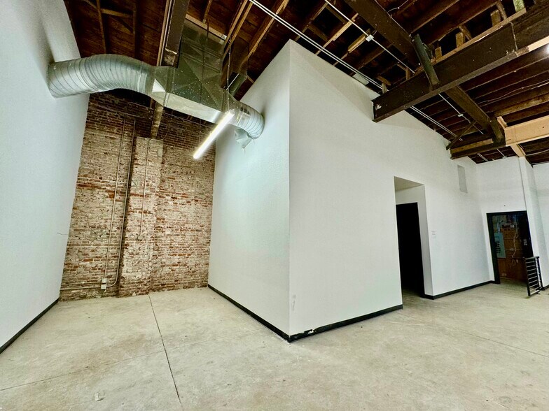 More Photos Of 2217 Welton St, Denver Restaurant For Sale