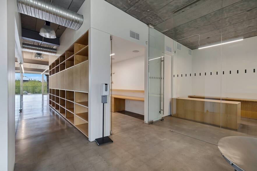 More Photos Of 1437 N 1st St, Phoenix Office For Sale