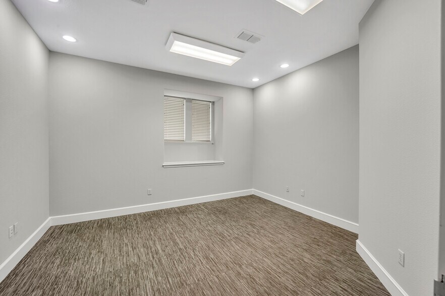 More Photos Of 840 E I-20 Hwy, Arlington Medical For Sale