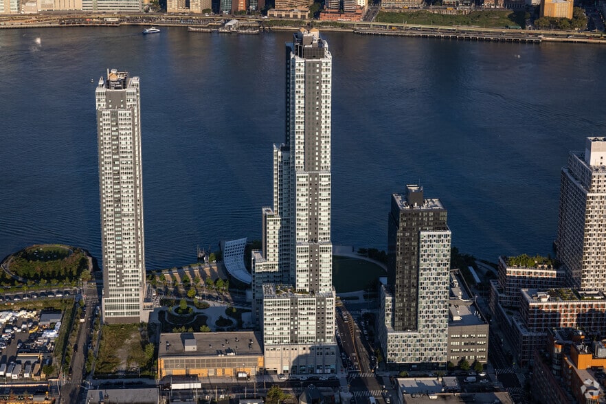 More Photos Of 5203 Center Blvd, Long Island City Apartments For Lease