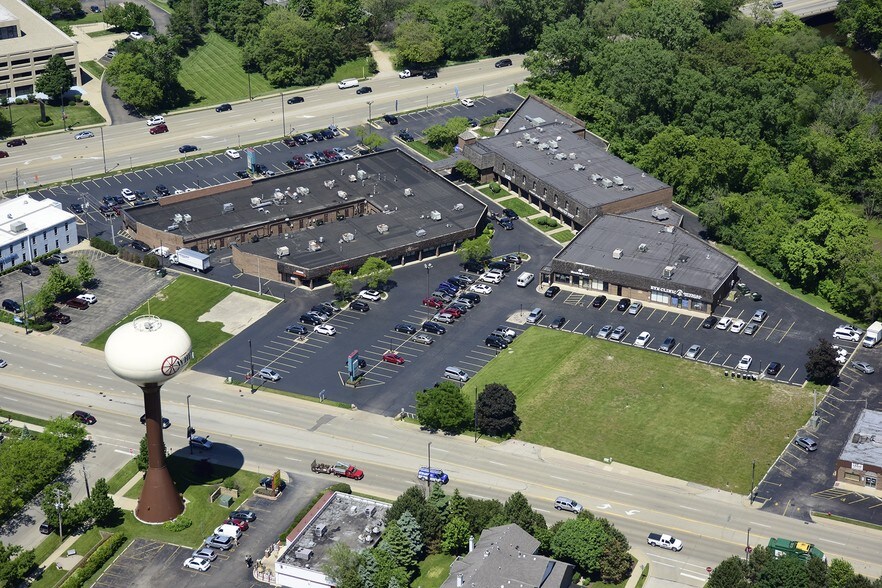 More Photos Of 321-395 E Dundee Rd, Wheeling Unknown For Lease