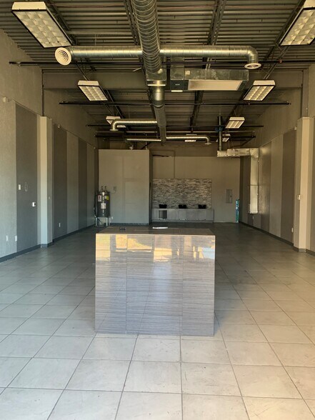 More Photos Of Gus Thomasson Rd @ Towne Centre Dr, Mesquite Unknown For Lease