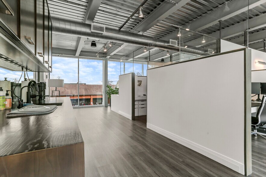 More Photos Of 215 Elm St, New Canaan Freestanding For Lease