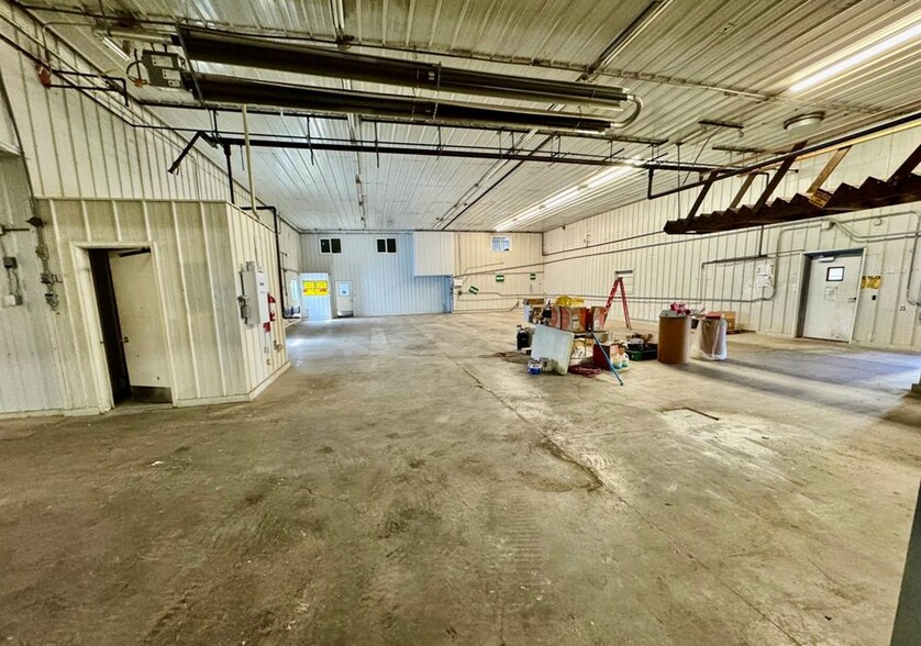 More Photos Of 3512 E Bench Rd, Dillon Manufacturing For Sale