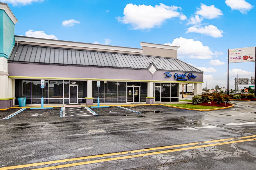More Photos Of 9222-9398 Arlington Expy, Jacksonville Unknown For Lease