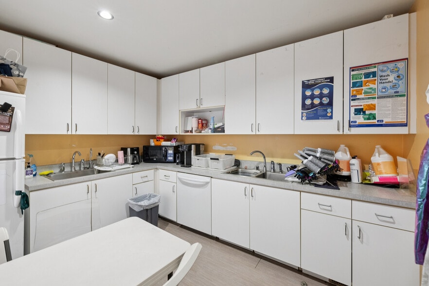 More Photos Of 311-315 Primrose Rd, Burlingame Storefront Retail Residential For Sale