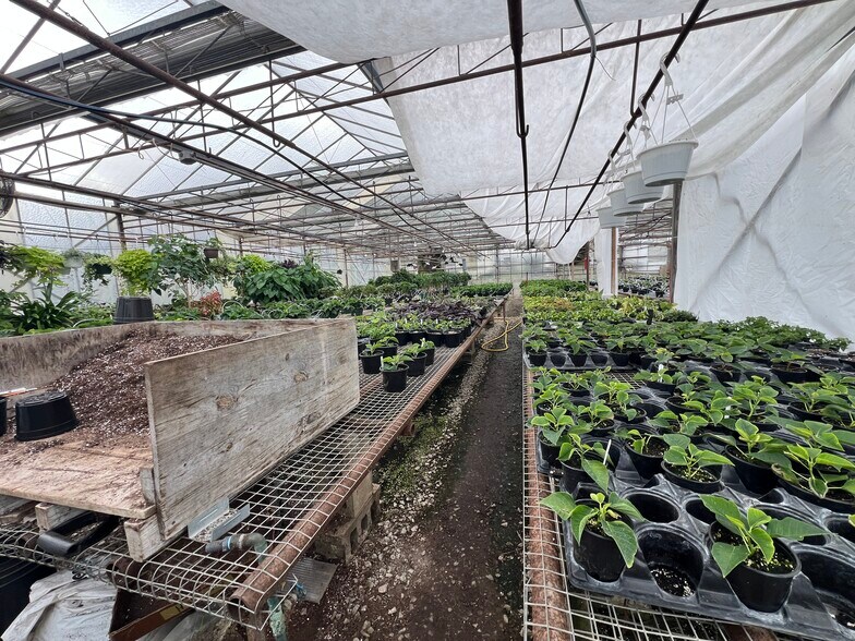 More Photos Of 213 Missouri St., Franklin Garden Center For Sale