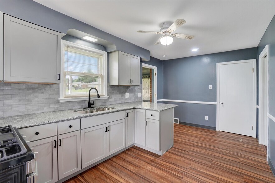 More Photos Of 2260 Carlisle Rd, York Office For Sale