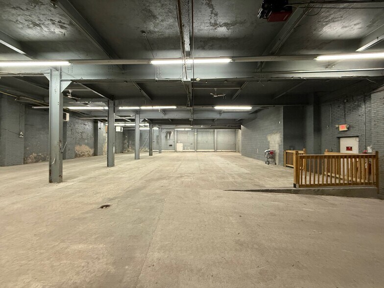 More Photos Of 1201 S 32nd St, Philadelphia Flex For Lease