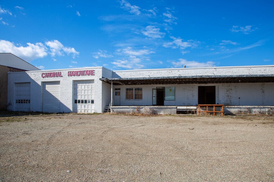 More Photos Of 647 Center st, Kalispell Light Distribution For Sale