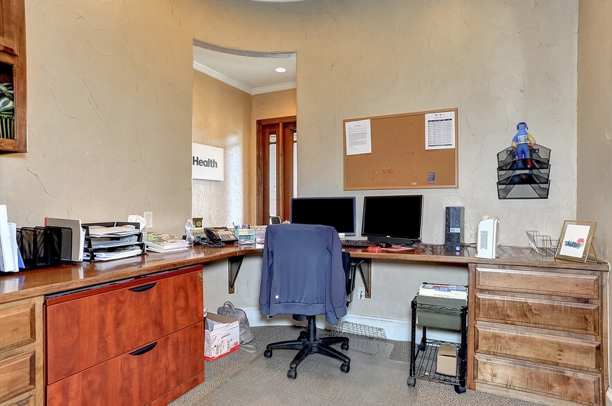 More Photos Of 2913 Overland Trl, Sherman Medical For Lease