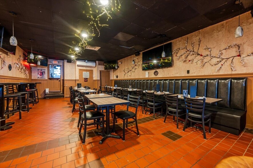 More Photos Of 2918 Bruckner Blvd, Bronx Bar For Sale