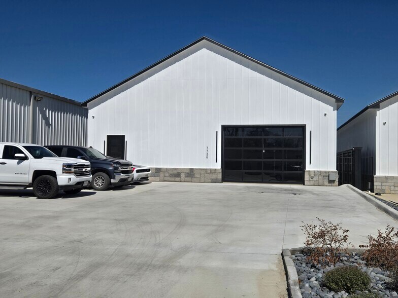 More Photos Of 7726 Harwell St, White Settlement Industrial For Lease