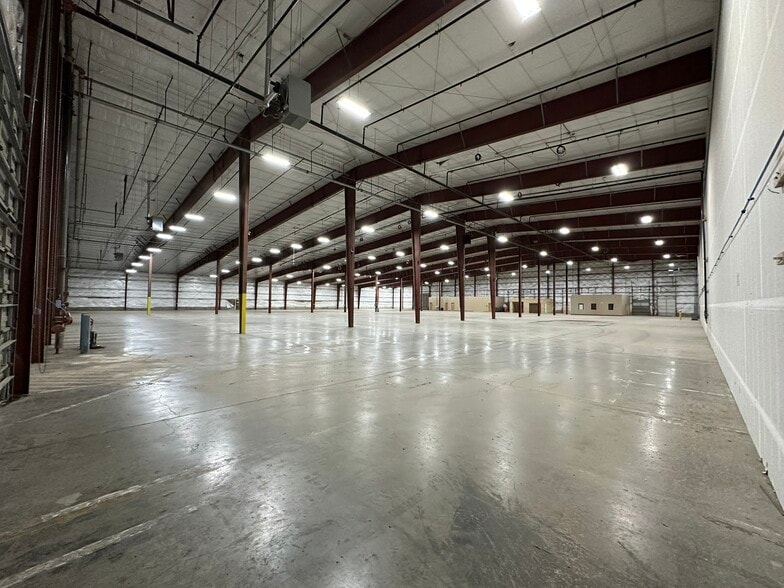 More Photos Of 5405 W Riverbend Ave, Post Falls Manufacturing For Lease