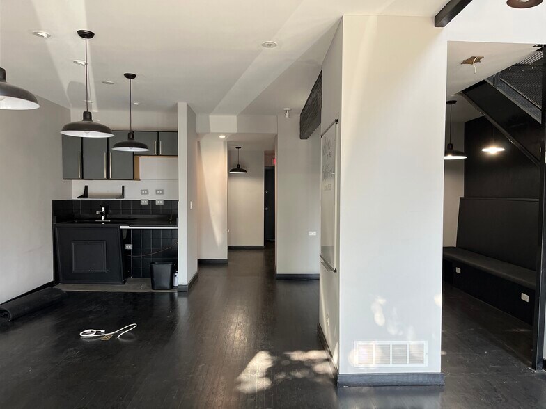 More Photos Of 1644 N Damen Ave, Chicago Storefront Retail Residential For Lease
