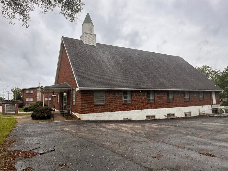 More Photos Of 8620 Wornall, Kansas City Religious Facility For Sale