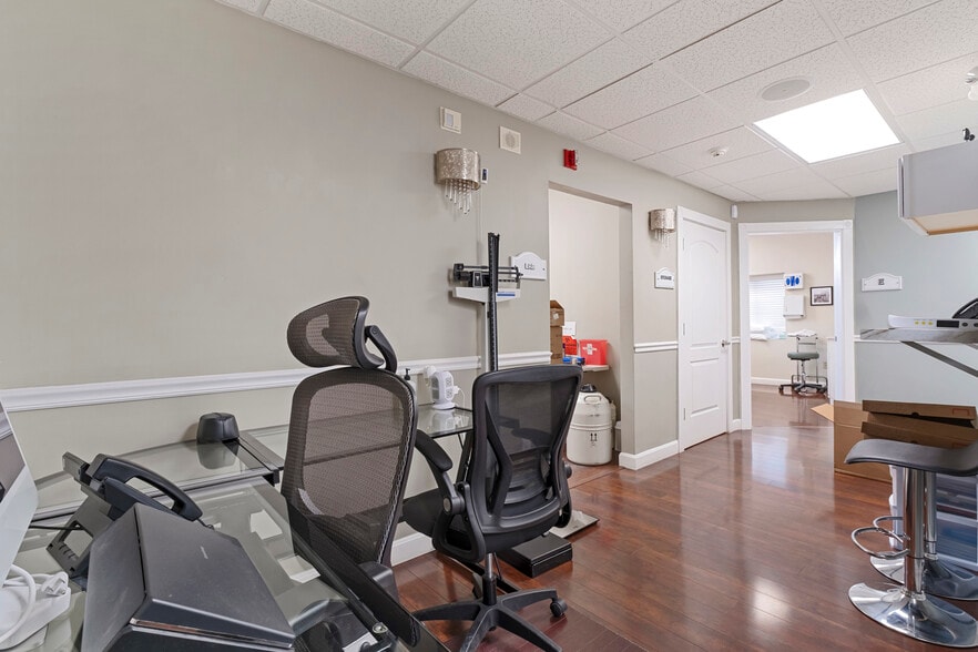 More Photos Of 13 Railroad Sq, Waterville Medical For Sale