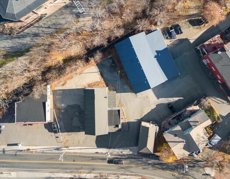 More Photos Of 46 Elm St, Amesbury Service Station For Lease