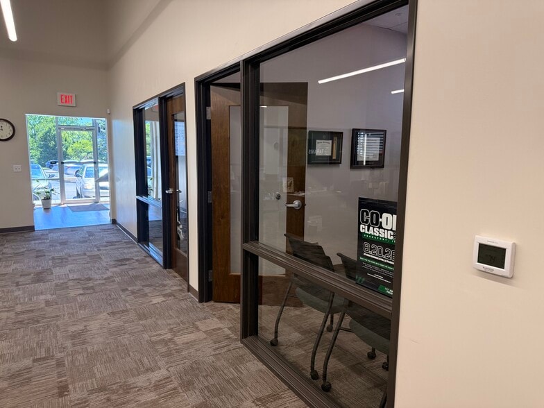 More Photos Of 725 E Main St, Westfield Light Manufacturing For Sale