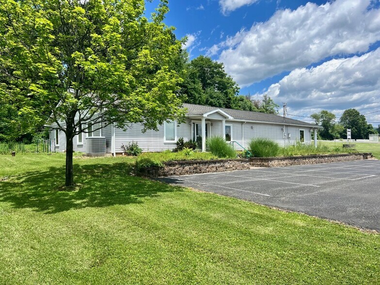 More Photos Of 1980 Pa-54 Hwy, Montgomery Office For Sale