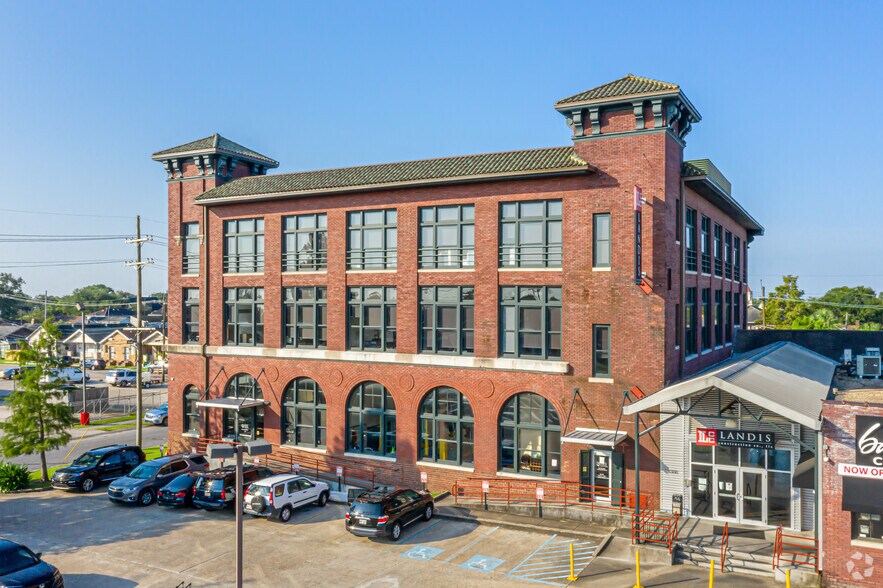 Primary Photo Of 8300 Earhart Blvd, New Orleans Loft Creative Space For Lease