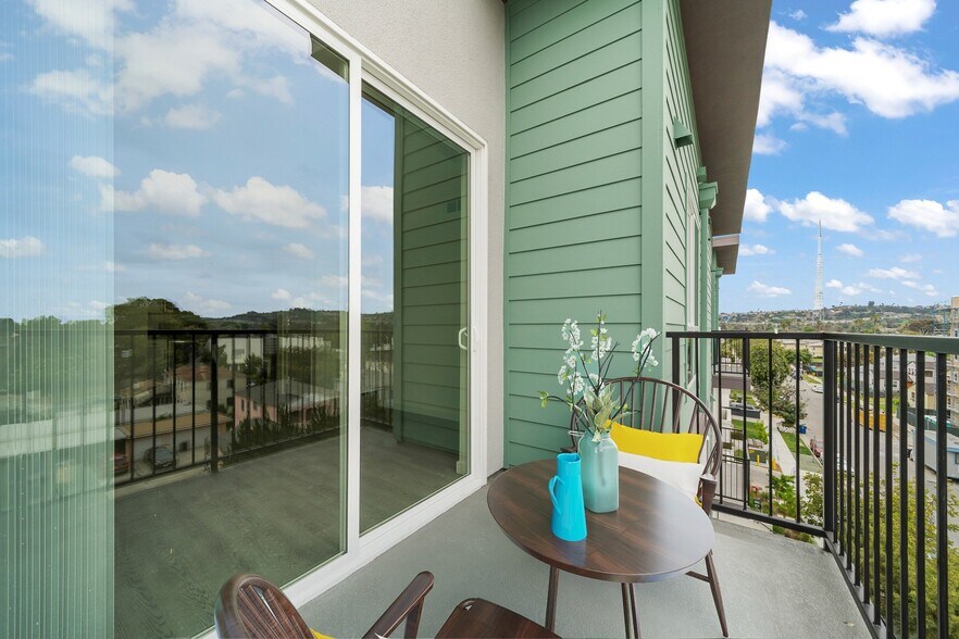 More Photos Of 3518 Chesapeake Ave, Los Angeles Apartments For Sale