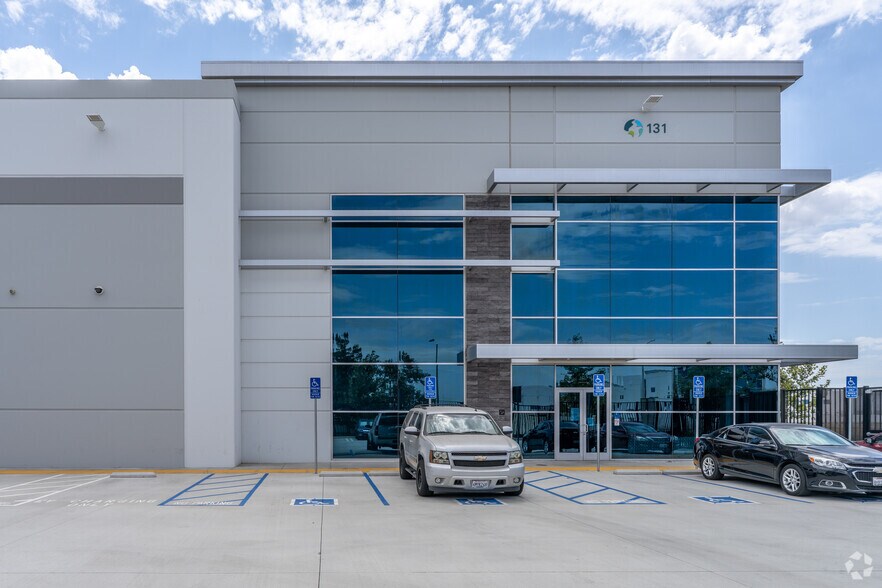 More Photos Of 131 Perry St, Perris Distribution For Lease