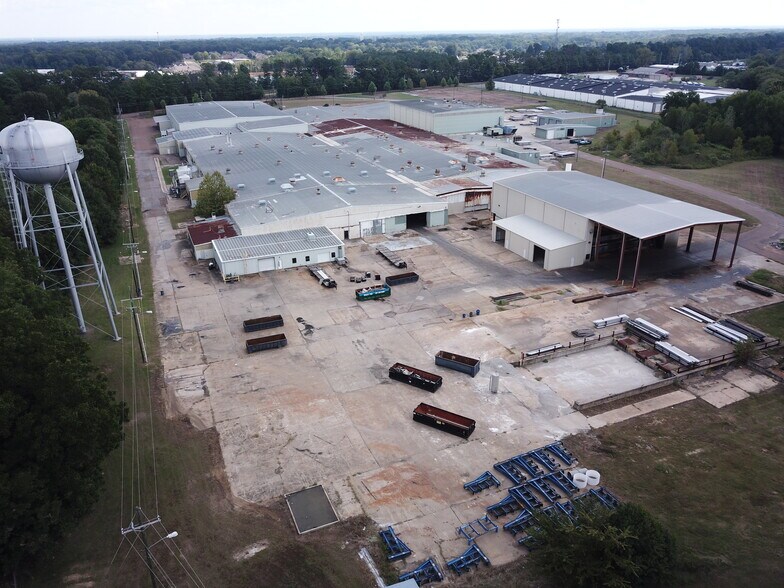 More Photos Of 2785 McCracken Rd, Hernando Manufacturing For Lease