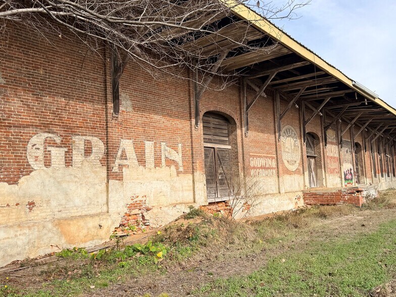 More Photos Of 300 S Randolph Ave, Eufaula Industrial For Sale